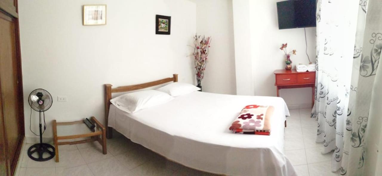 Hostal Dante سان جيل المظهر الخارجي الصورة